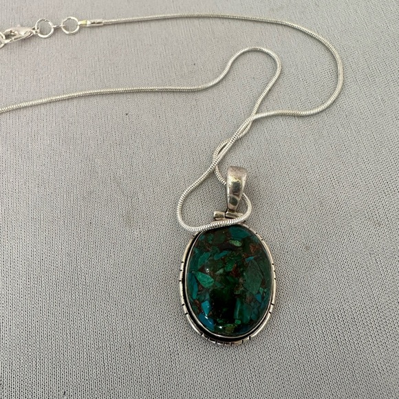 Chrysocolla in sterling silver pendant on sterling silver chain - Picture 4 of 7